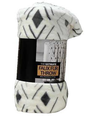 Life Comfort Ultimate Faux Fur Throw 60x70 in Cream